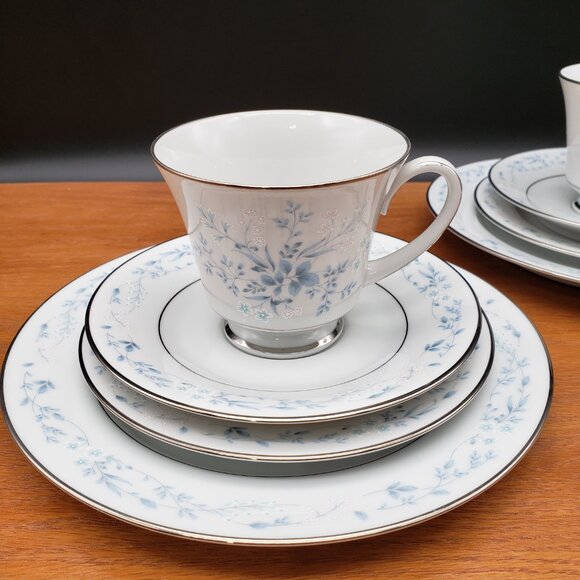 Noritake Carolyn 2693 Fine China Set for 2 – Luncheon, Bread, Cup & Saucer - Picture 3 of 15